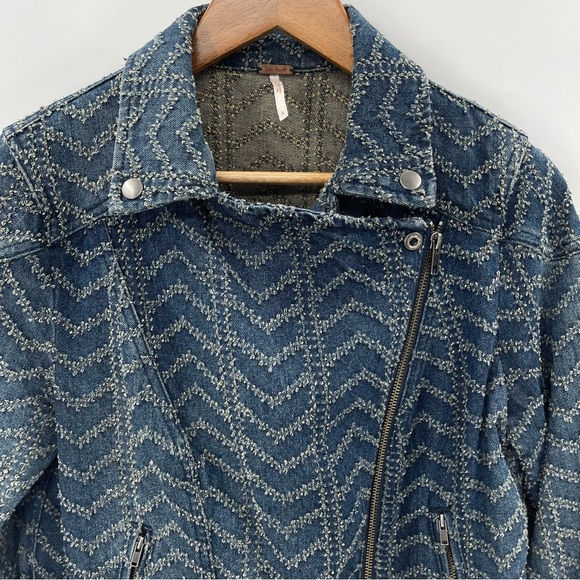 Free People Punched Denim Moto Herringbone Blue Jean Jacket Size 6 - Picture 4 of 16